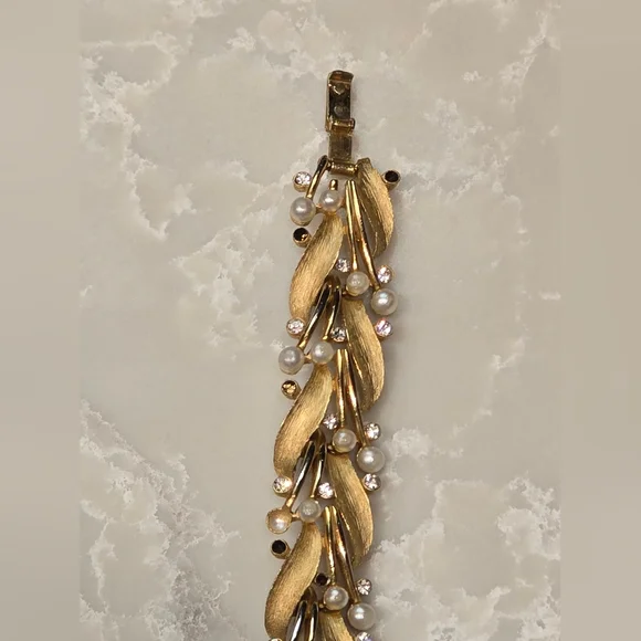 Crown Trifari Pearl & Crystal Bracelet 1950s Vintage Jewelry Floral - Picture 8 of 11